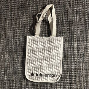 Lululemon reusable tote bag